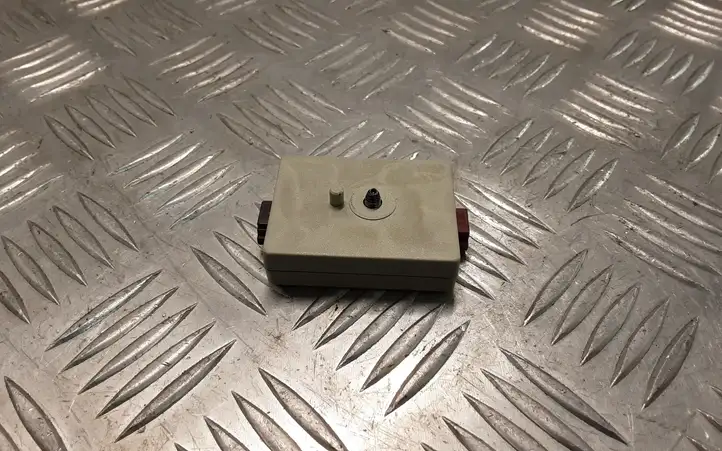 BMW 3 E90 E91 (2005 - 2012)  6932644 Фильтр антенны