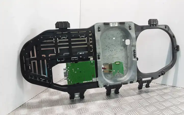 Mercedes-Benz R W251 (2005 - 2013)  A2518202175 Усилитель антенны