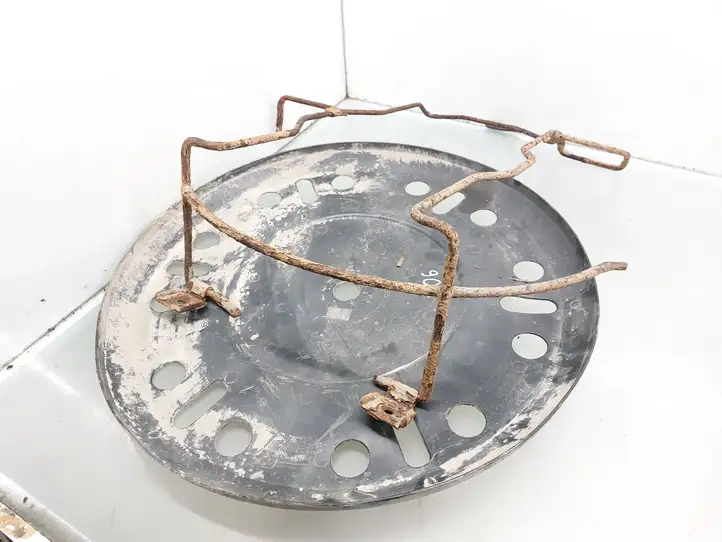 Opel Zafira (1999 - 2003)  90580565 Kронштейн крепления запасного колеса