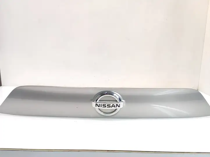 Nissan Qashqai (2013 - 2017) 908104ESXX Подсветка номера — фото 1