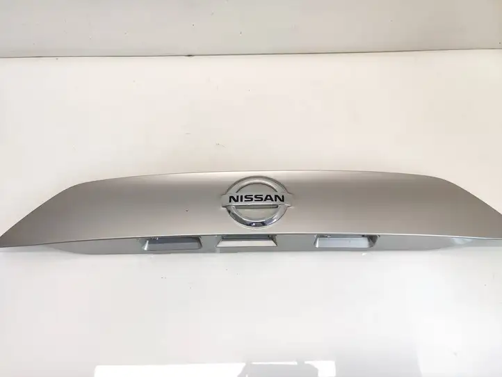 Nissan Qashqai (2013 - 2017) 908104ESXX Подсветка номера — фото 2