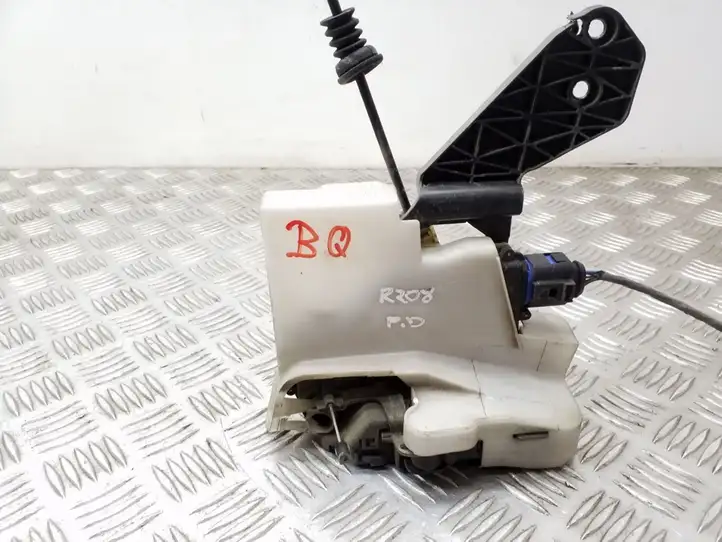 Volkswagen Multivan T5 (2003 - 2015)   Замок дверной ручки