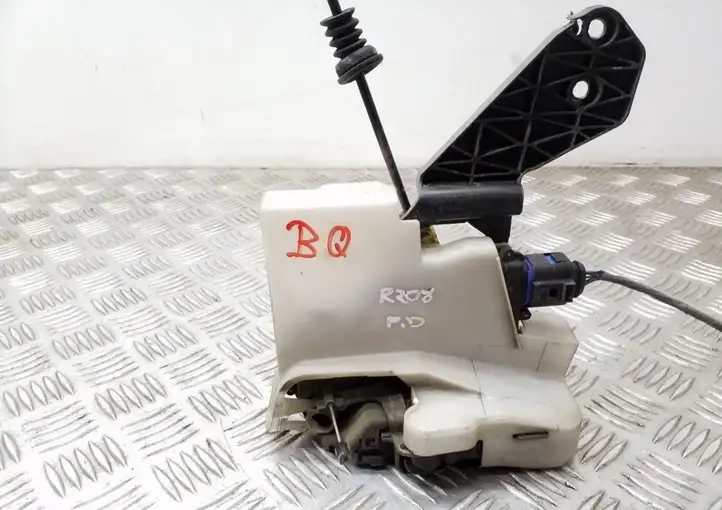 Volkswagen Multivan T5 (2003 - 2015)   Замок дверной ручки