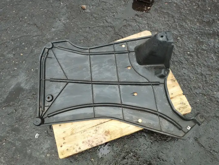 Audi A6 C7 (2011 - 2014) 4G0825219C Защита днища задней части — фото 1