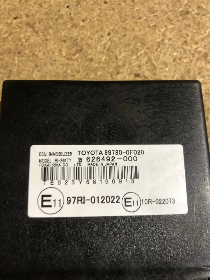 Toyota Corolla Verso E121 (2004 - 2007) 897800F020 Блок иммобилайзера — фото 3