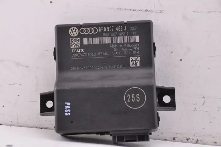 Audi A4 S4 B8 8K (2011 - 2015) 8R0907468J Модуль Gateway — фото 1