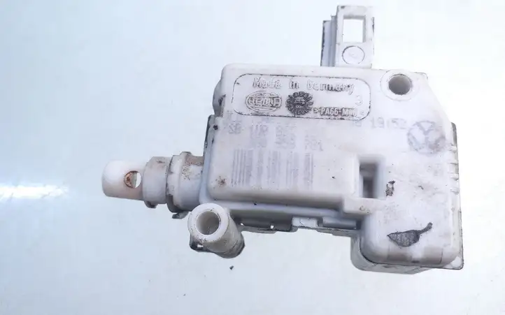 Skoda Octavia Mk1 (1U) (1996 - 2004) 1U0862130 Актуатор замка задней двери — фото 3