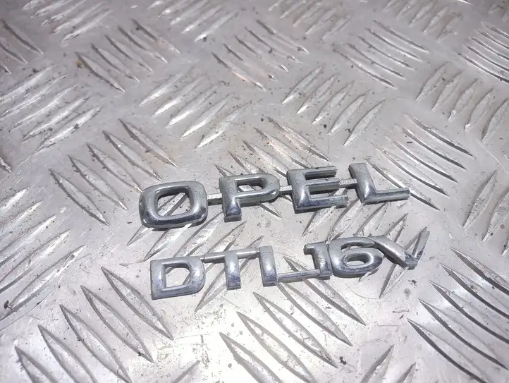 Opel Zafira A (1999 - 2003) Эмблема производителя — фото 1