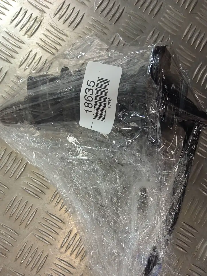 Toyota Highlander XU70 (2019 - )  51900-0E042 Kронштейн крепления запасного колеса