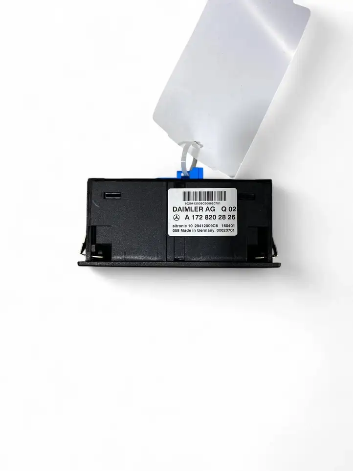 Mercedes-Benz E W212 (2009 - 2016)  A1728202826 Разъем USB