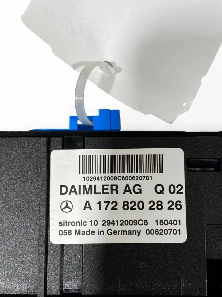 Mercedes-Benz E W212 (2009 - 2016)  A1728202826 Разъем USB