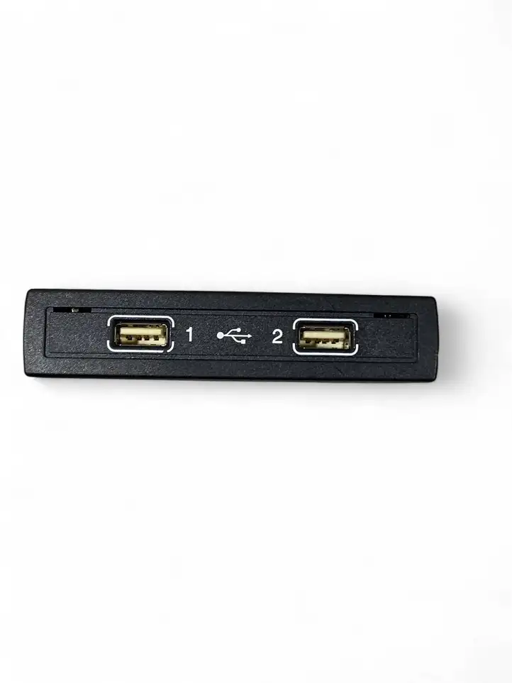 Mercedes-Benz E W212 (2009 - 2016)  A1728202826 Разъем USB