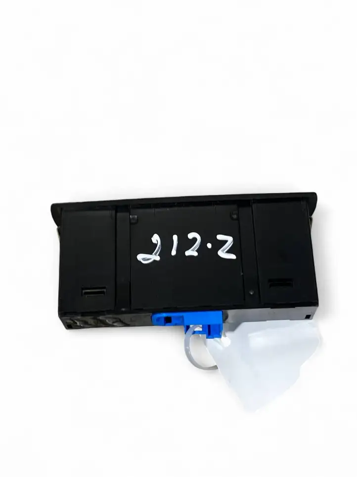 Mercedes-Benz E W212 (2009 - 2016)  A1728202826 Разъем USB