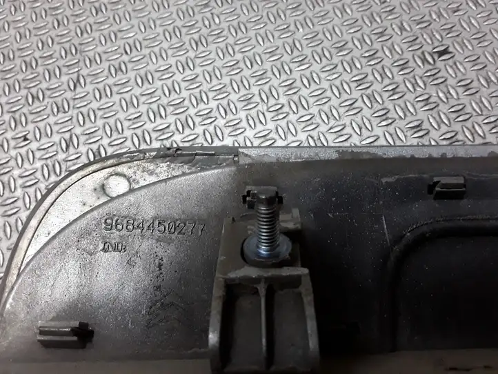 Citroen C3 Picasso (2010 - 2017) 9684450277 Подсветка номера — фото 2