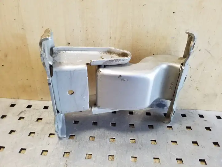 Renault Trafic II (X83) (2002 - 2014)  527428C Верхняя петля передней двери