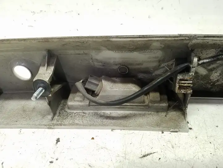 Chevrolet Captiva (2011 - 2013) 20921280 Подсветка номера — фото 8