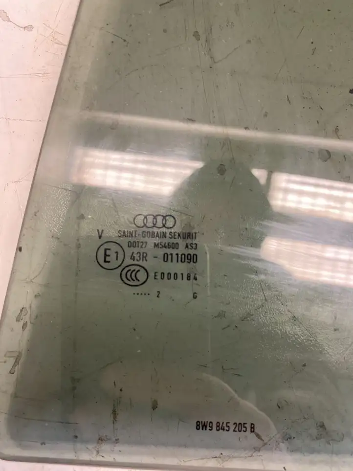 Audi A4 S4 B9 8W (2019 - ) 8W9845205B Стекло задней двери — фото 2