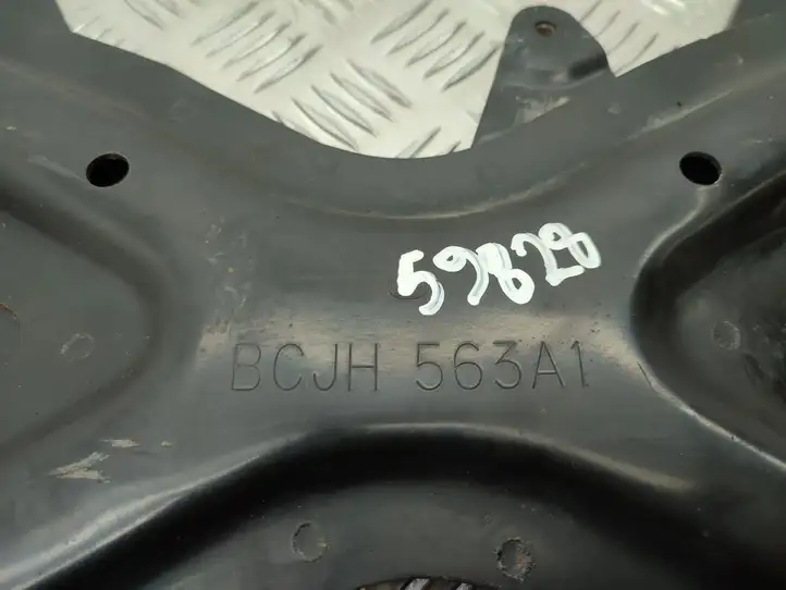 Mazda 3 (2017 - 2019) BCJH563A1 Прочие детали днища — фото 2