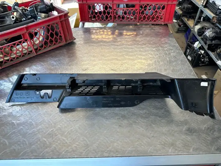 Renault Scenic IV - Grand scenic IV (2016 - )  799111959R Обшивка крышки багажника