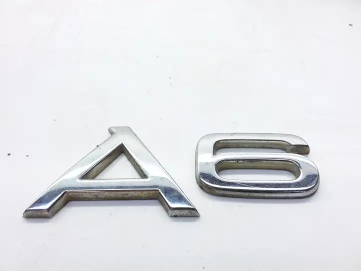 Audi A6 S6 C5 4B (2001 - 2004) Эмблема производителя — фото 1