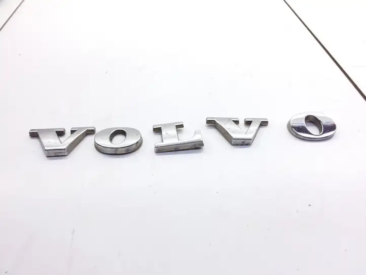 Volvo S80 (1998 - 2004) Эмблема производителя — фото 1