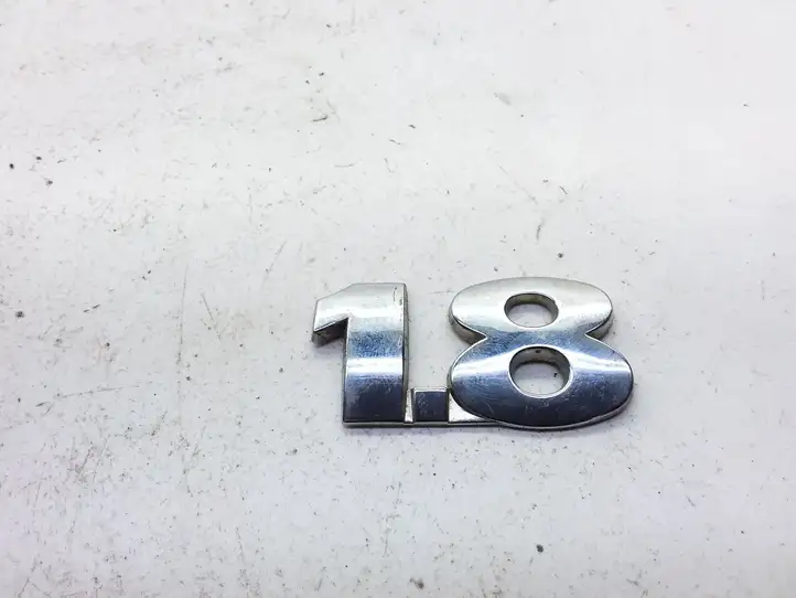Volkswagen PASSAT B5 (1997 - 2000) Эмблема производителя — фото 1