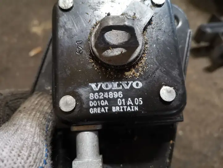 Volvo XC90 (2006 - 2014) 8624896 Кронштейн запасного колеса — фото 2
