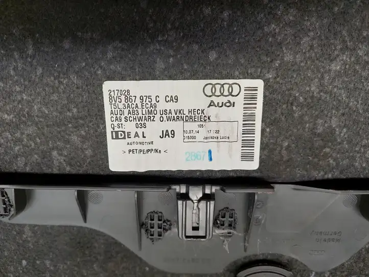 Audi A3/S3 8V (2012 - 2016) 8V5867975C Обшивка багажника — фото 2