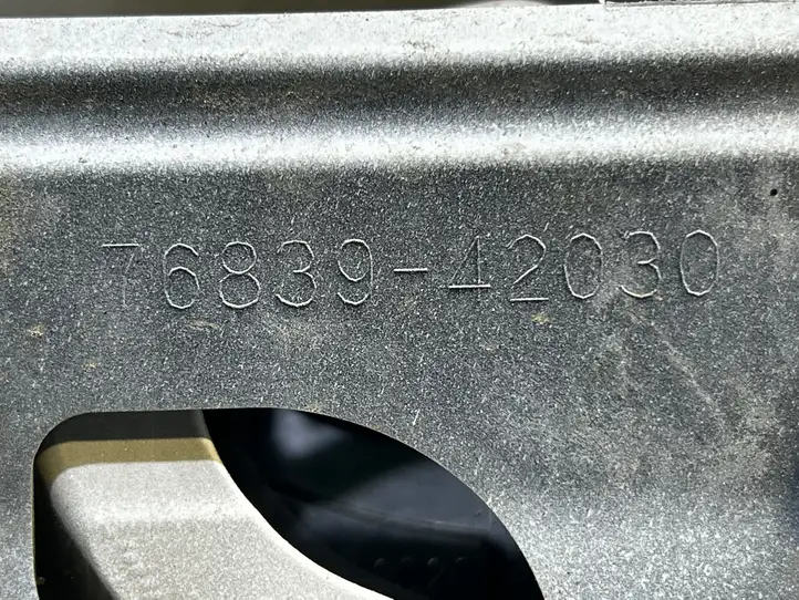 Toyota RAV 4 (XA40) (2012 - 2018) 7683942030 Подсветка номера — фото 3