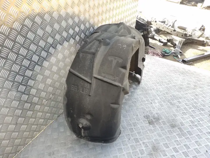 Tesla Model 3 (2017 - 2023)  108158300D Задний подкрылок