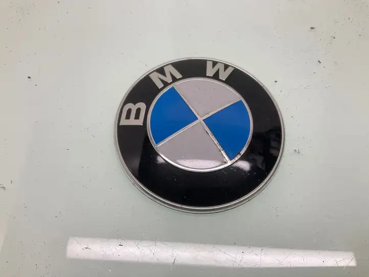 BMW 5 F10 F11 (2009 - 2016) 7057794 Эмблема производителя — фото 1