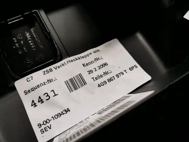 Audi A6 C7 (2014 - 2018) 4G9867979T Обшивка багажника — фото 5