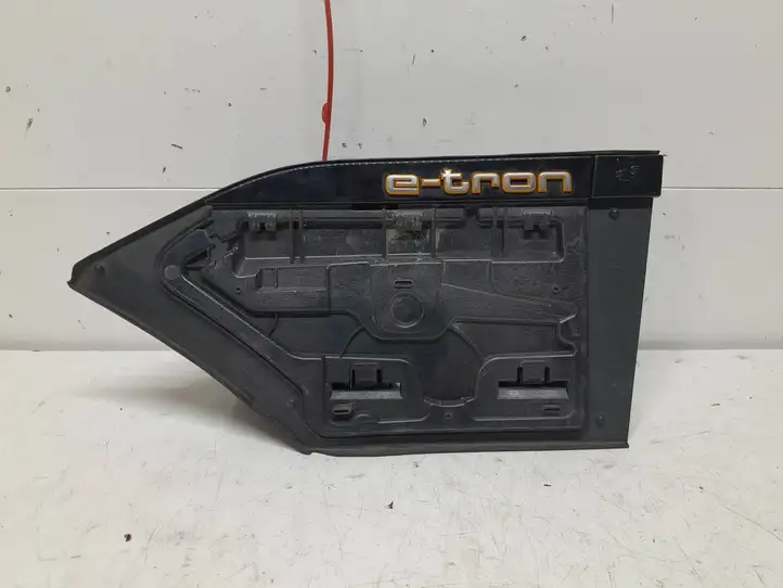Audi e-tron (2018 - ) 4KE810001A Крышка зарядного разъема — фото 1