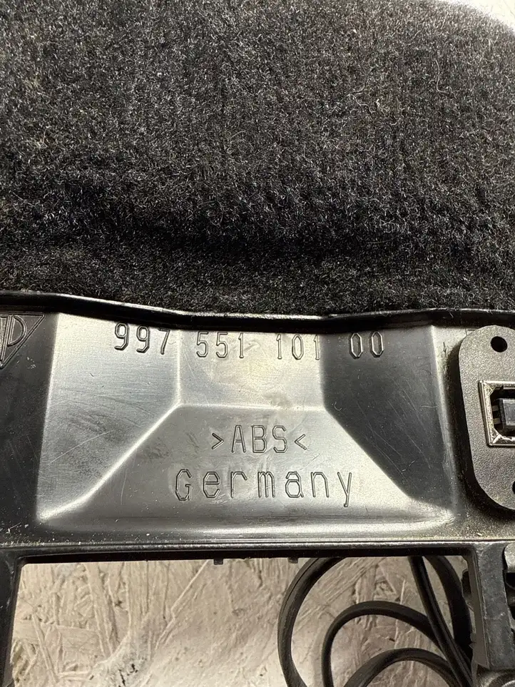 Porsche 911 997 (2004 - 2013) 99755110100 Крышка ящика предохранителей — фото 5