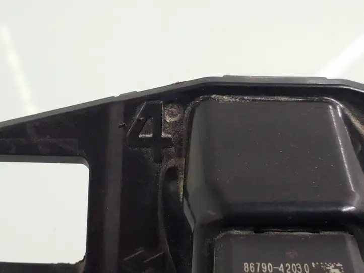 Toyota RAV 4 (XA40) (2012 - 2018) 8679042030 Видеокамера заднего вида — фото 4