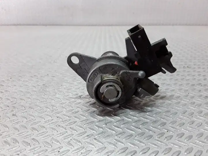 Audi A4 S4 B6 8E 8H (2000 - 2006) 8E0827573 Замок крышки багажника — фото 3