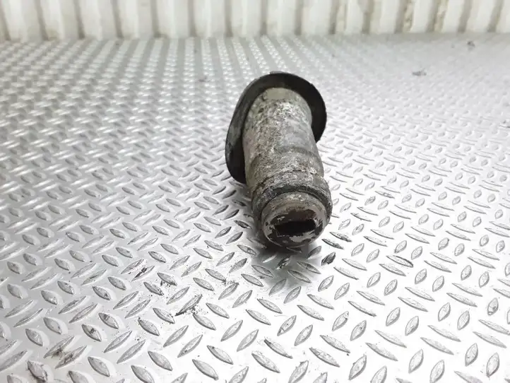 Audi A6 allroad (2000 - 2006)   Замок задней крышки (наружный)