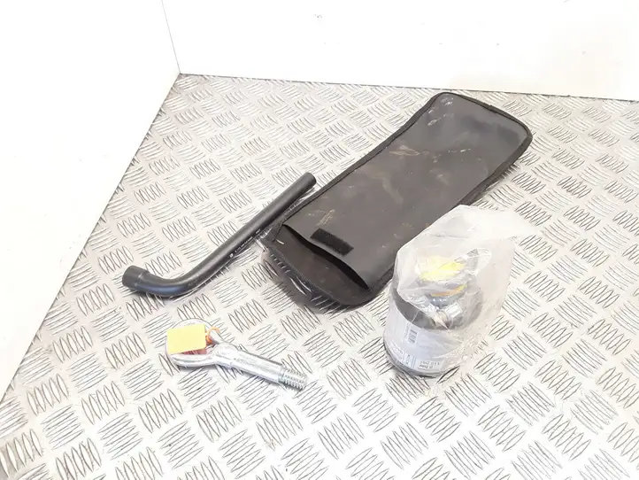 Opel Astra G (1998 - 2004) 9175184 Кронштейн запасного колеса — фото 1