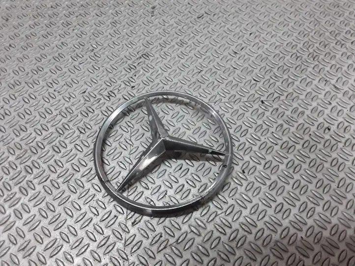 Mercedes-Benz Vito Viano W639 (2003 - 2010) Эмблема производителя — фото 1