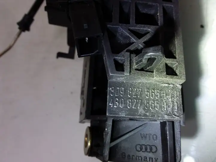 Audi A6 allroad (2000 - 2006)  8D9827565H Ручка задней крышки