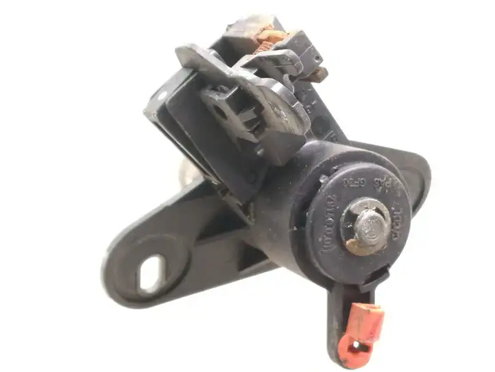 Opel Astra G (1998 - 2004) 791400011 Ручка крышки багажника — фото 2