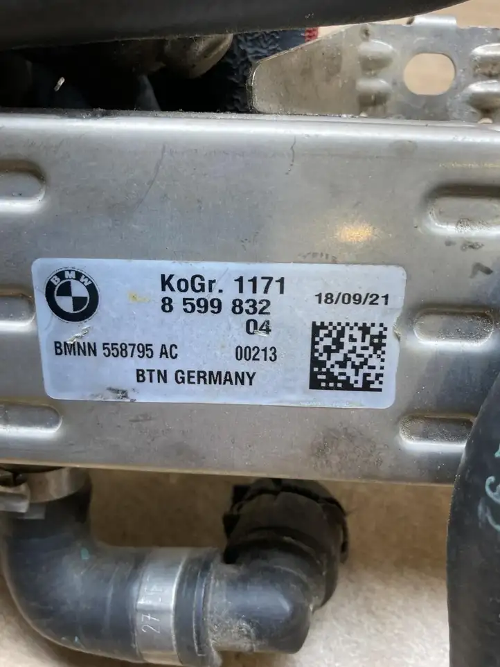 BMW 7 G11 G12 (2015 - 2022) 8599832 Охладитель клапана EGR — фото 5