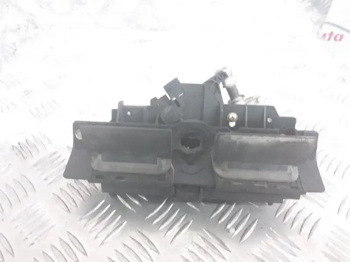 Audi A6 S6 C5 4B (2001 - 2004) 809827565HJ Ручка крышки багажника — фото 1