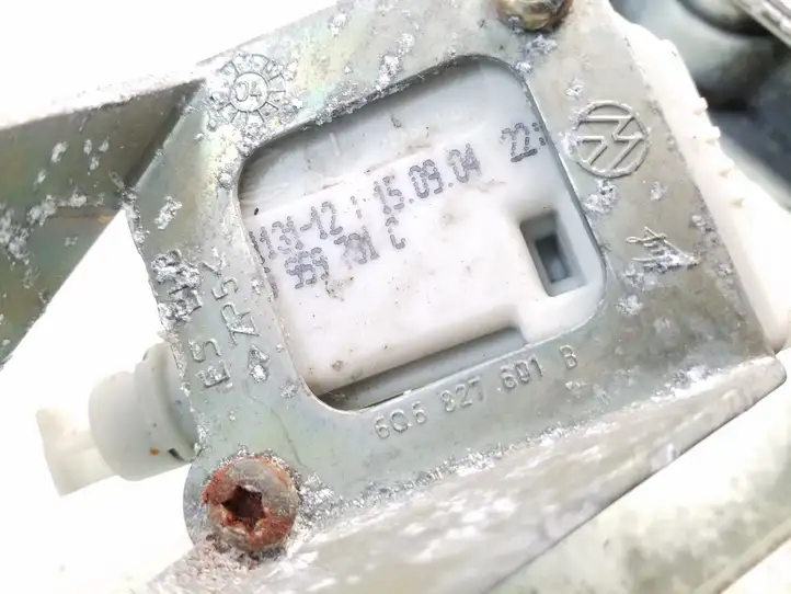 Volkswagen Polo (2001 - 2005)  6Q6827565B Ручка задней крышки