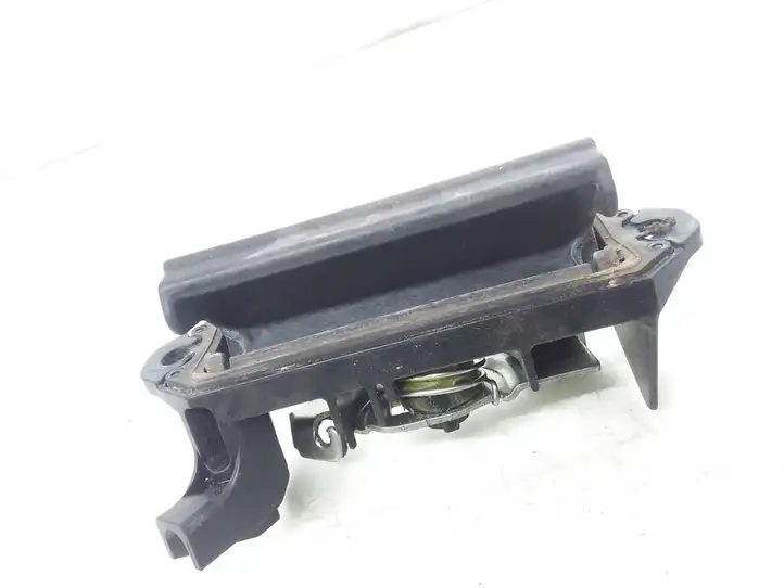 Toyota Corolla Verso E121 (2001 - 2004) 143N Ручка крышки багажника — фото 2