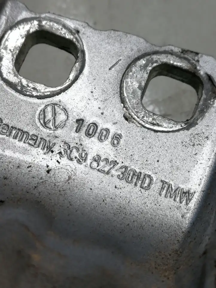 Volkswagen PASSAT B6 (2005 - 2010) 3C9827301D Петли крышки багажника — фото 4