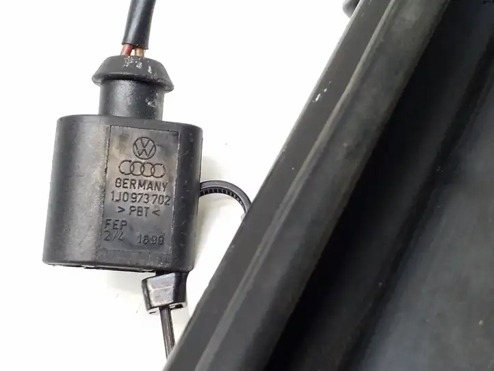 Volkswagen Touareg I (2002 - 2010) 1J0827566F Ручка крышки багажника — фото 7