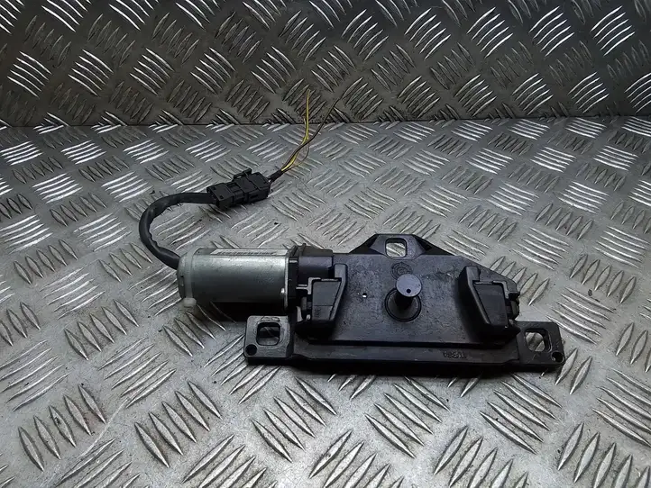 BMW 7 E65 E66 (2001 - 2008)  489050880 Притягиватель задней крышки