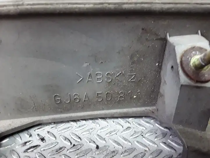 Mazda 6 (2002 - 2005) GJ6A50811 Ручка крышки багажника — фото 2