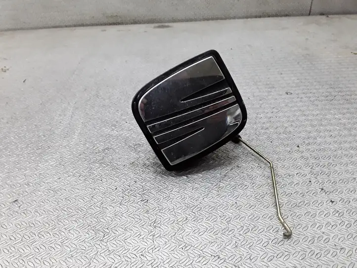 Seat Ibiza III (6L) (2002 - 2008) 6L6827573D Ручка крышки багажника — фото 1